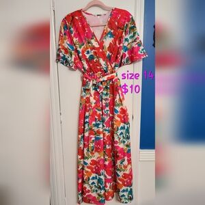 Floral V-Neck Maxi Dress